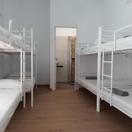 Hub Hostel Sevilla Exteriör bild